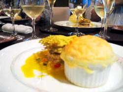 ワインと料理を楽しむ