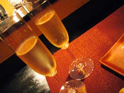 シャンパンでまずは乾杯！