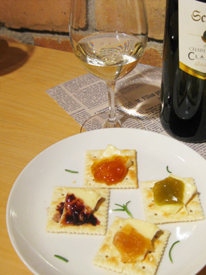 カマンベール風カナッペ コンフィチュール添え